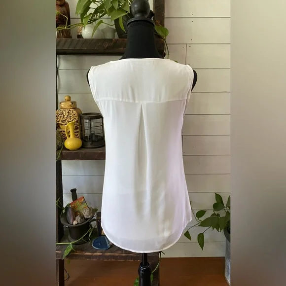 Timeson: White Sleeveless Pleated Blouse - Picture 6 of 16